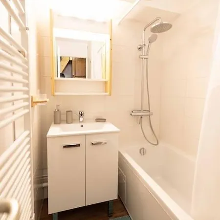 Apartment Douceur Montagnarde A Valfrejus, Duplex De 57m2 & 7 Personnes *